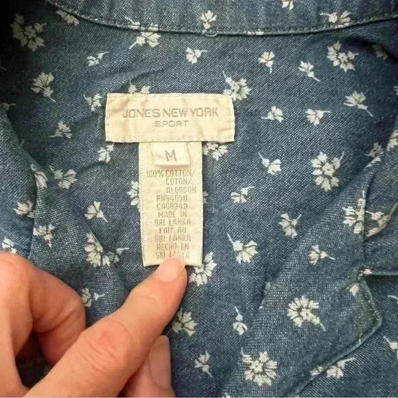 VTG Denim Floral Button down top Jones New York 100% cotton M - Picture 4 of 9
